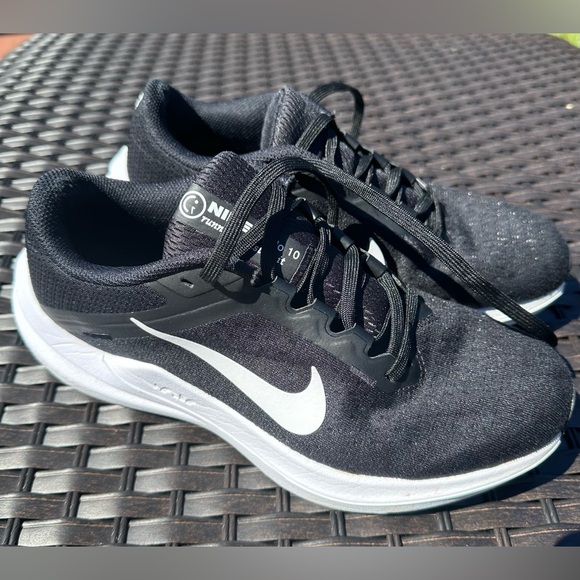 Nike Shoes - Nike Winflo women’s size 7.5 black
